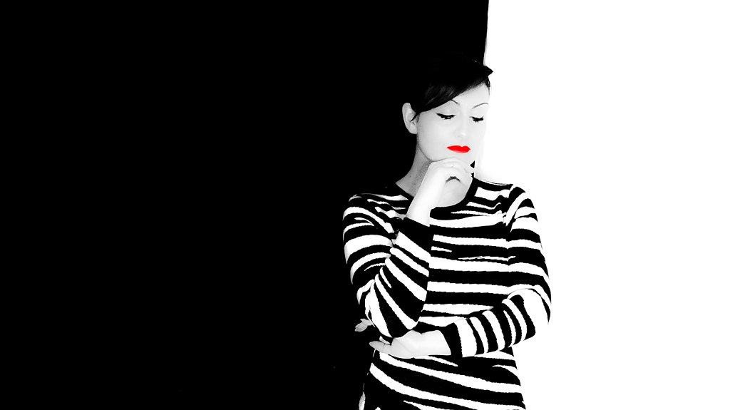 SARROCCO GIOVANNI - BLACK, RED & WHITE.jpg